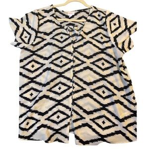 LuLaRoe Shannah Button Down Blouse Black  White Geometric Patterned Top Size XL